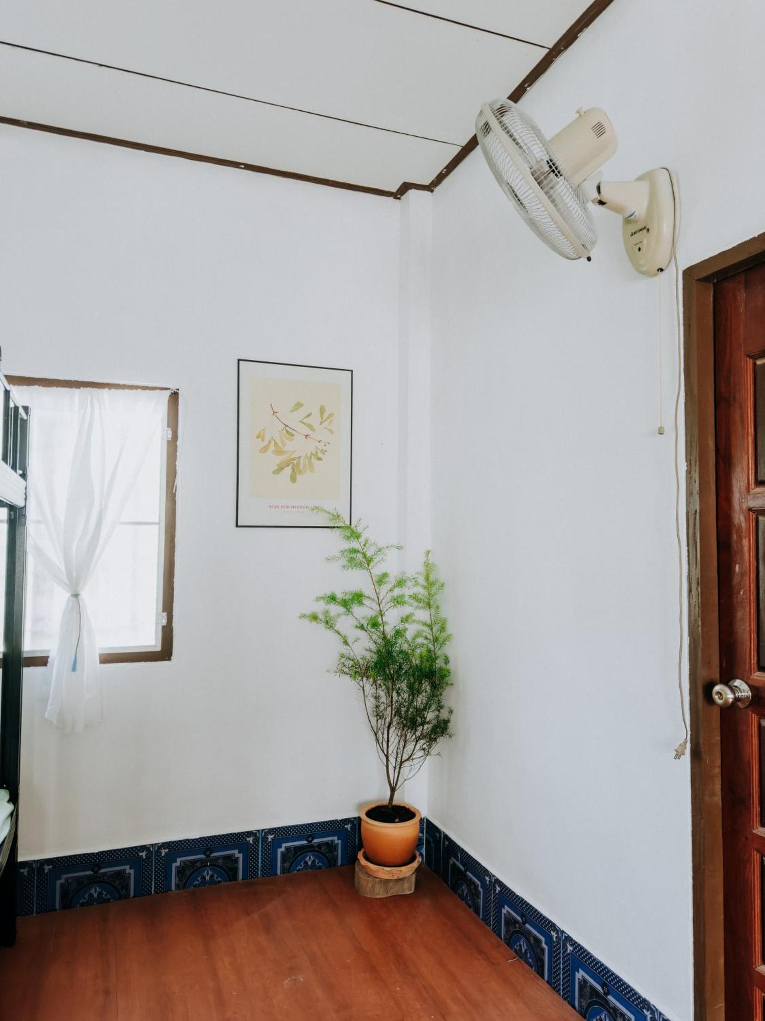 Positive Energy Homestay And Guide In Chiangkhan Chiang Khan Exterior photo